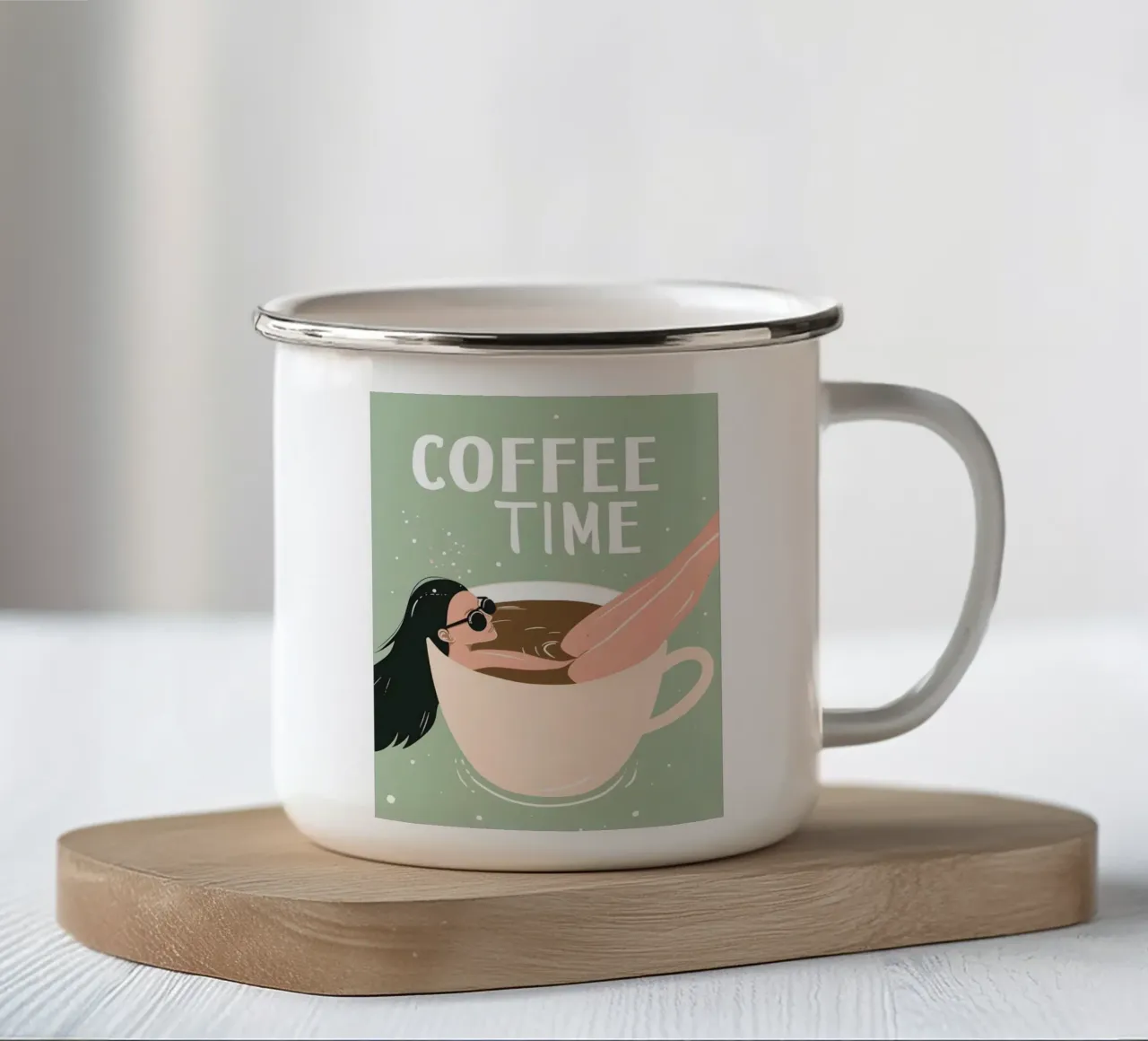 Illustrazione dell'ora del caffè con donna rilassata in tazza di caffè tazza in smalto da Trendy Vibes