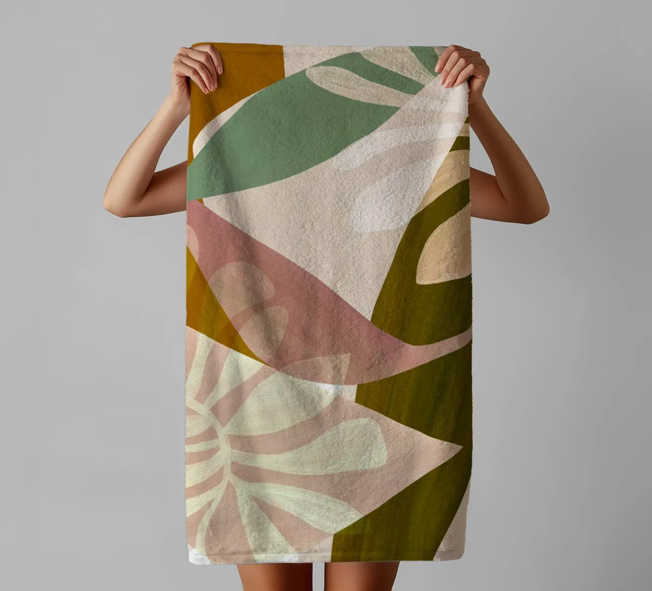 Neutral Abstract Leaf Art Print badhanddoek van Violets Print House