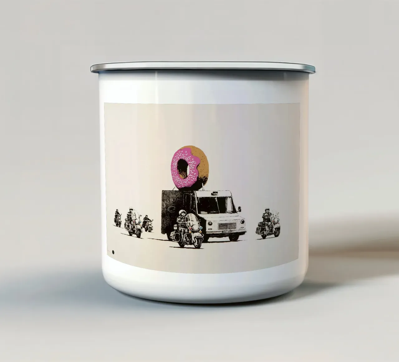 Ciambelle alla fragola tazza in smalto da Harmony Gallery