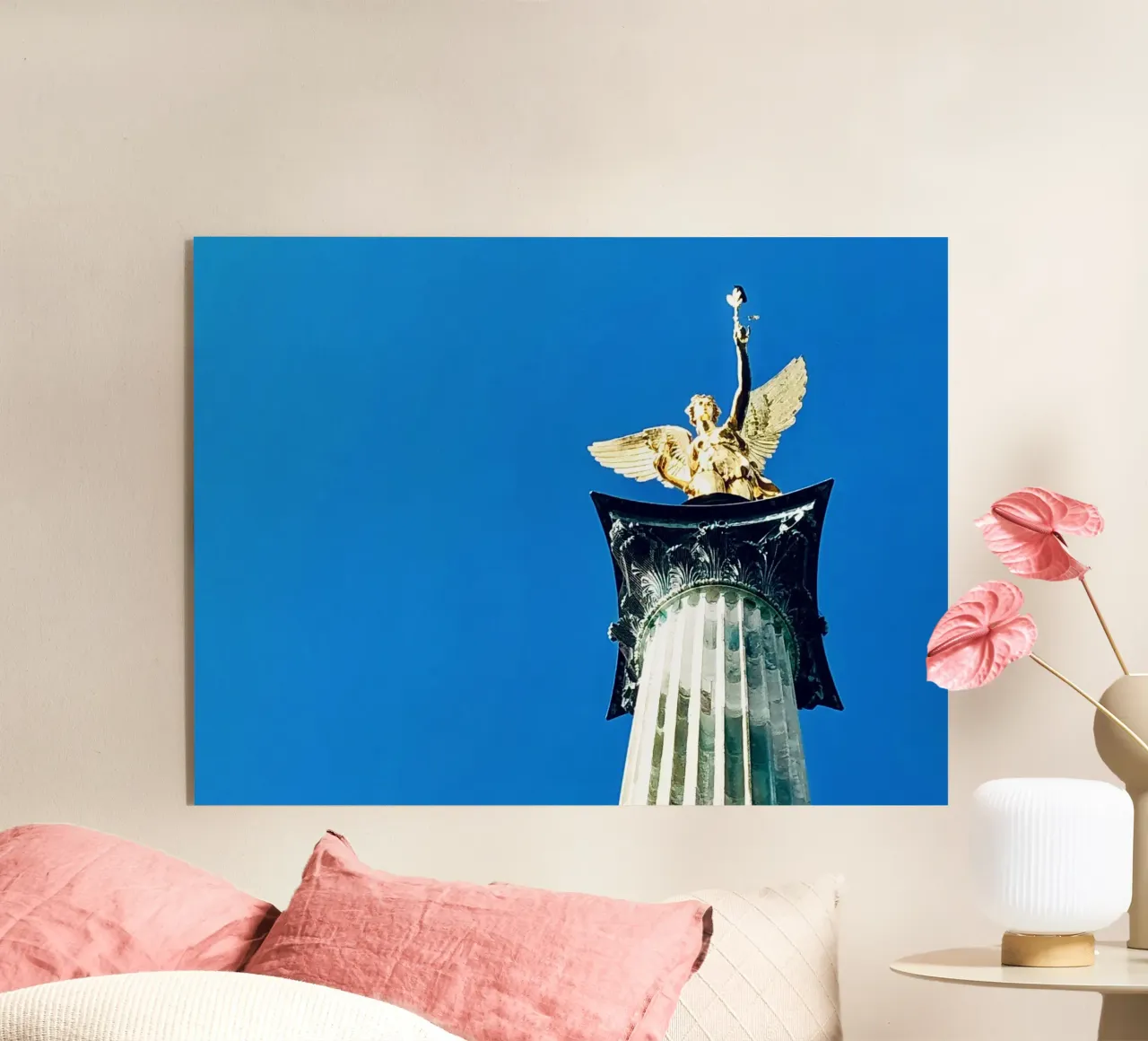 Angelo della Pace Monaco plexiglass da JUNIQERIN photography by Dorothea Baur