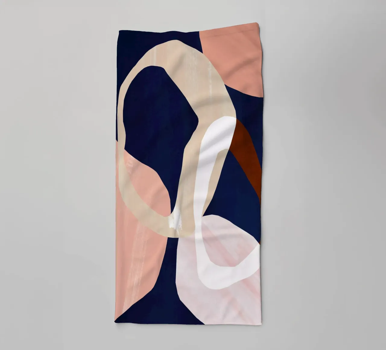 Dunkler abstrakter Kreis Kunstdruck Handtuch von Violets Print House