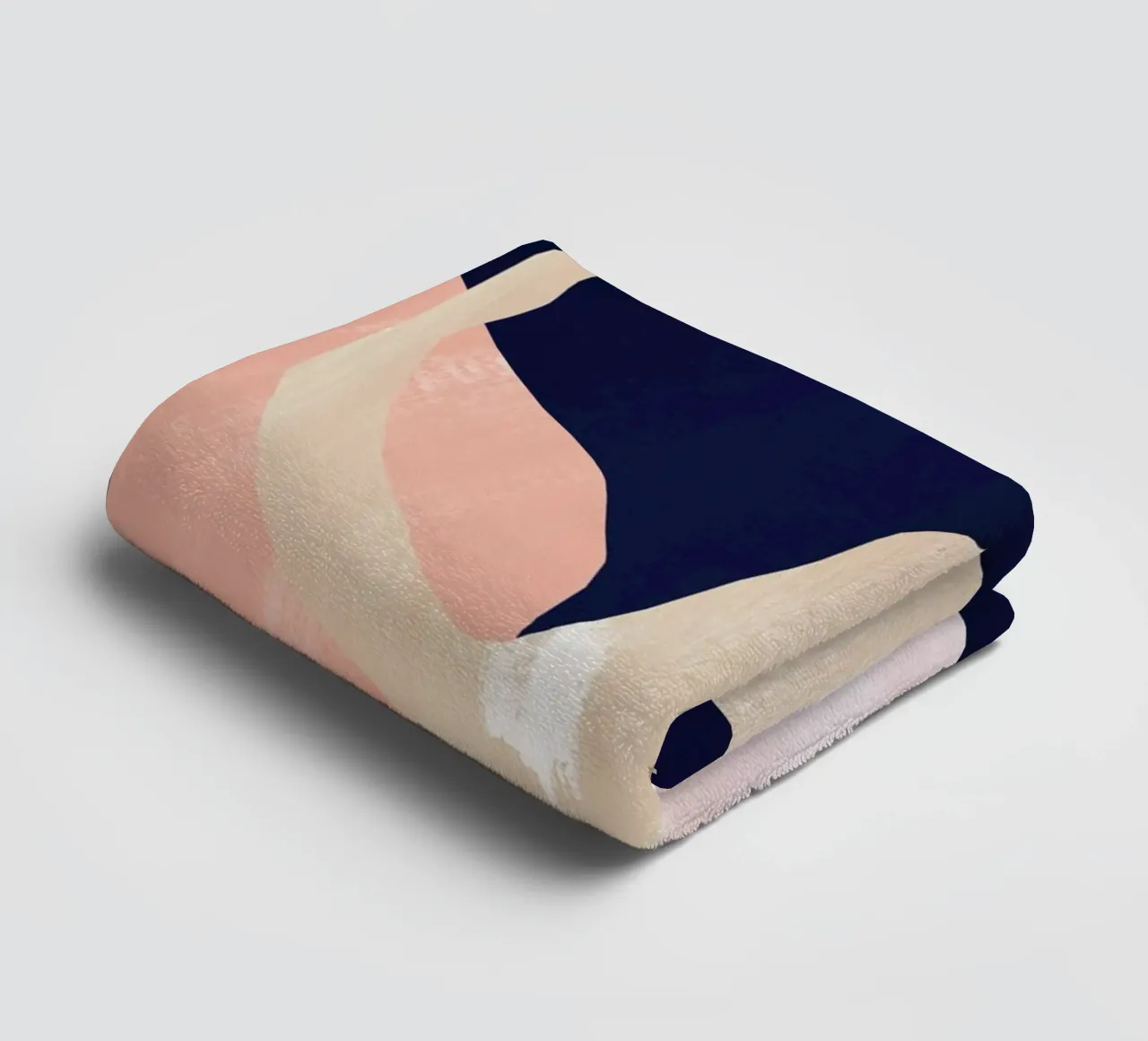 Dunkler abstrakter Kreis Kunstdruck Handtuch von Violets Print House