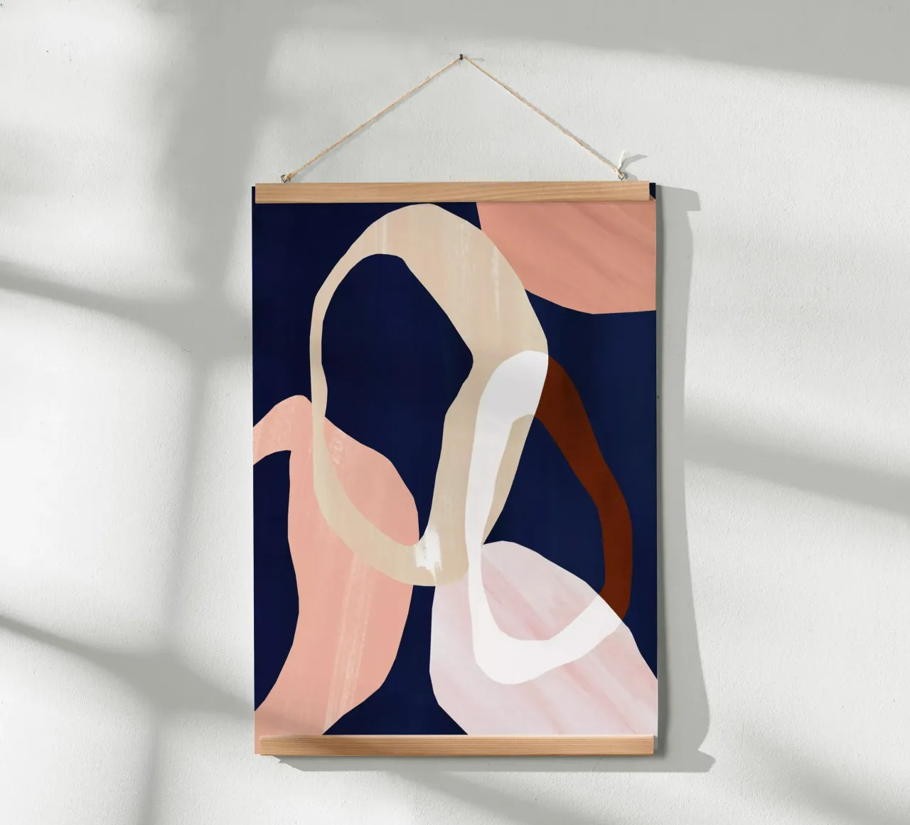 Donkere abstracte cirkel kunstdruk poster met aluminium frame van Violets Print House