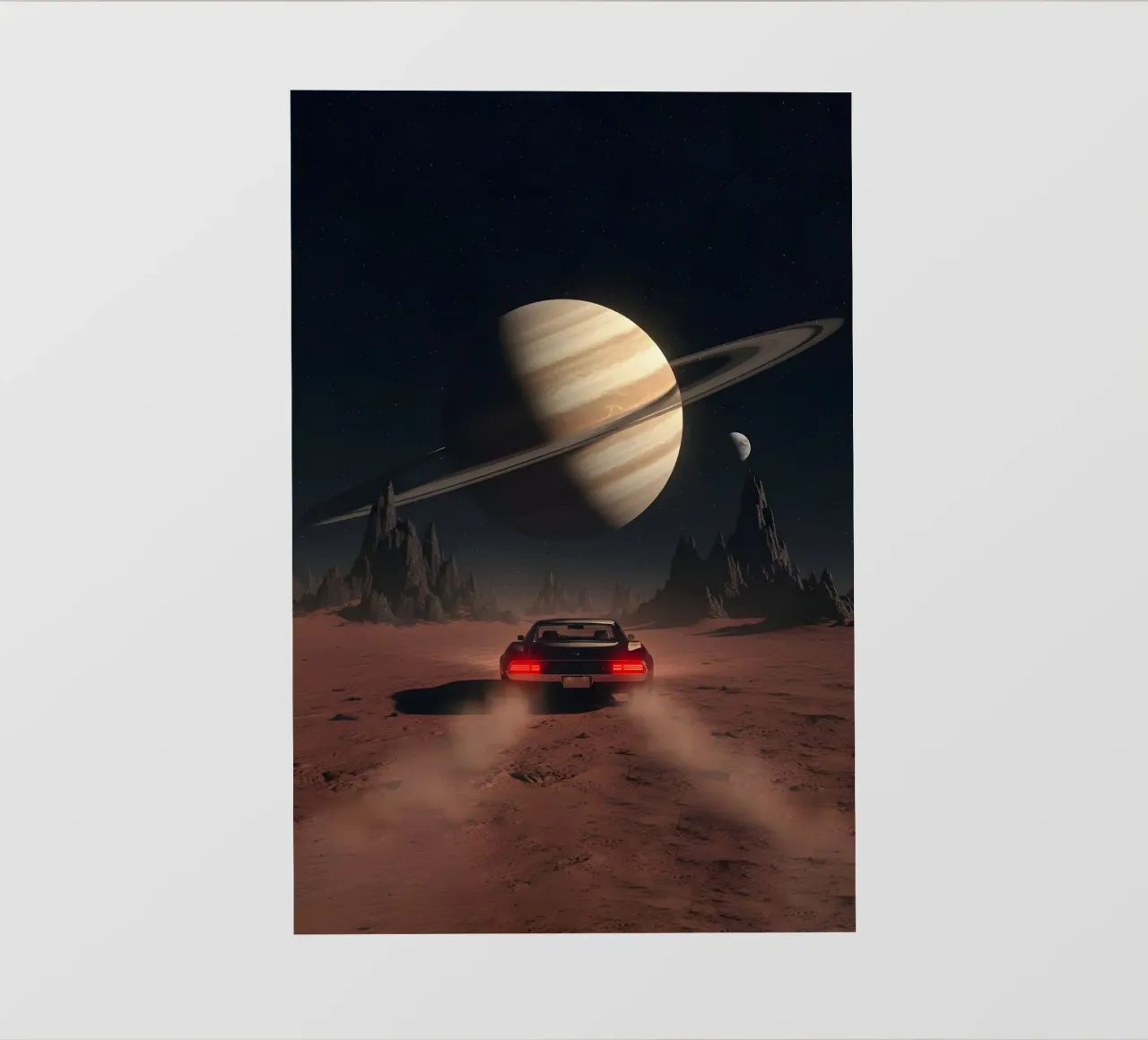 Auto retrò che guida verso Saturno in un mondo desertico alieno telo in pvc da Cosmic Reverie Studio