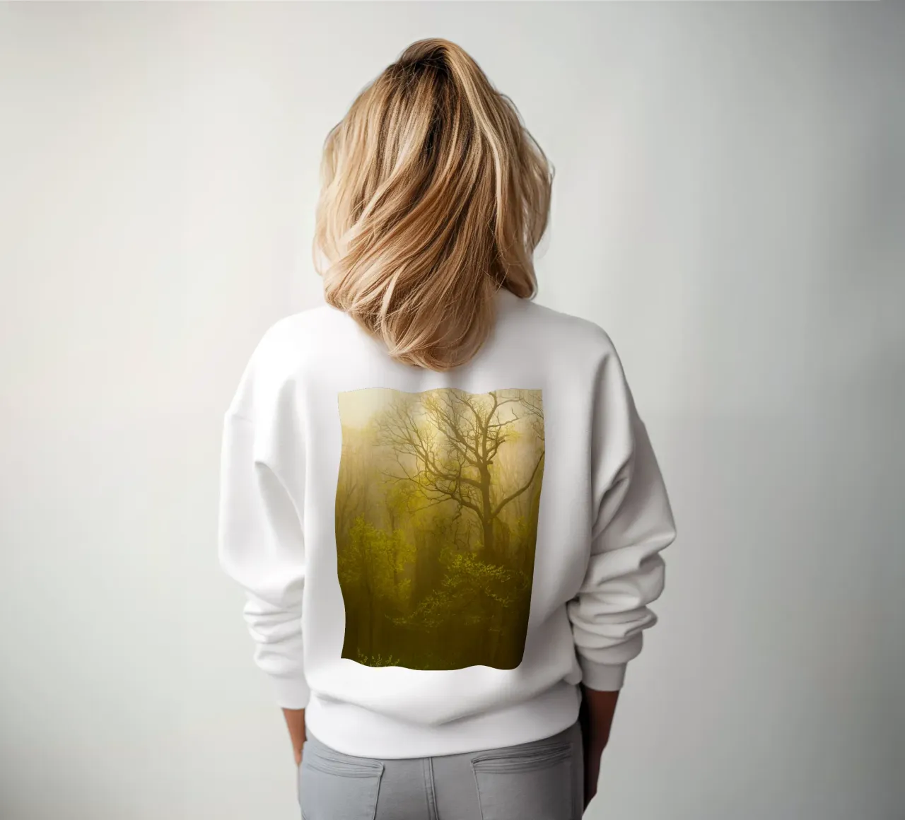 albero secco nella foresta felpa da onelife