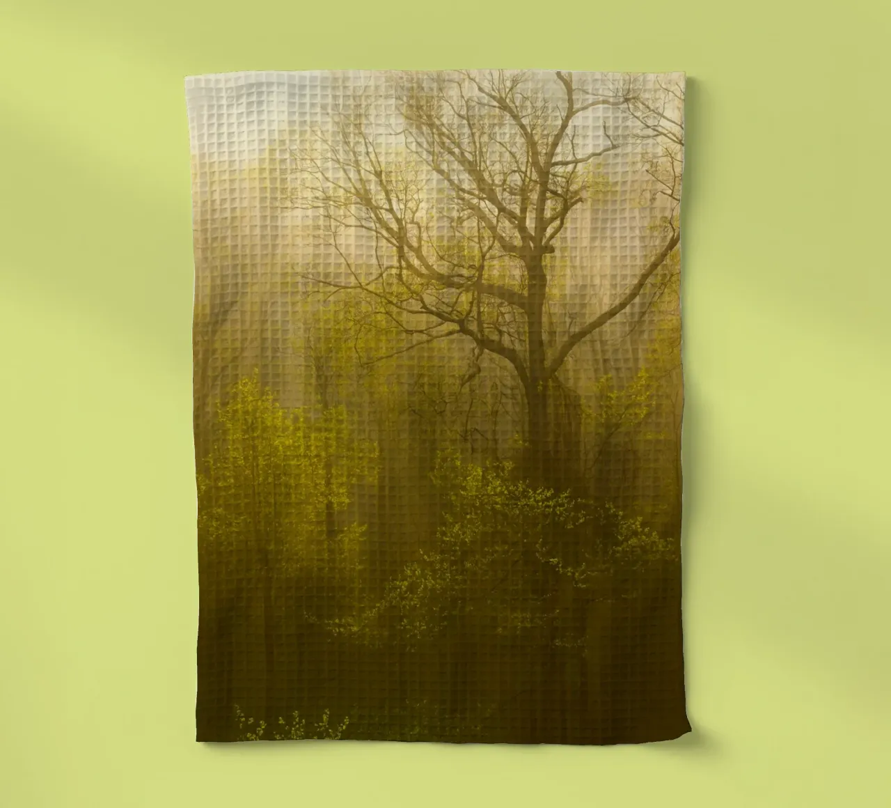 trockener Baum im Wald Geschirrtuch von onelife