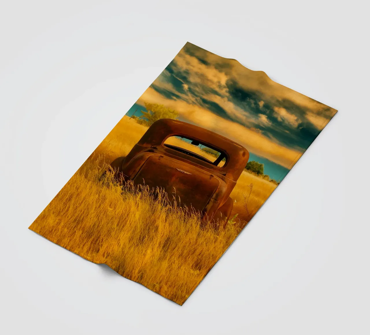 vintage rusty car Fleecedecke von onelife