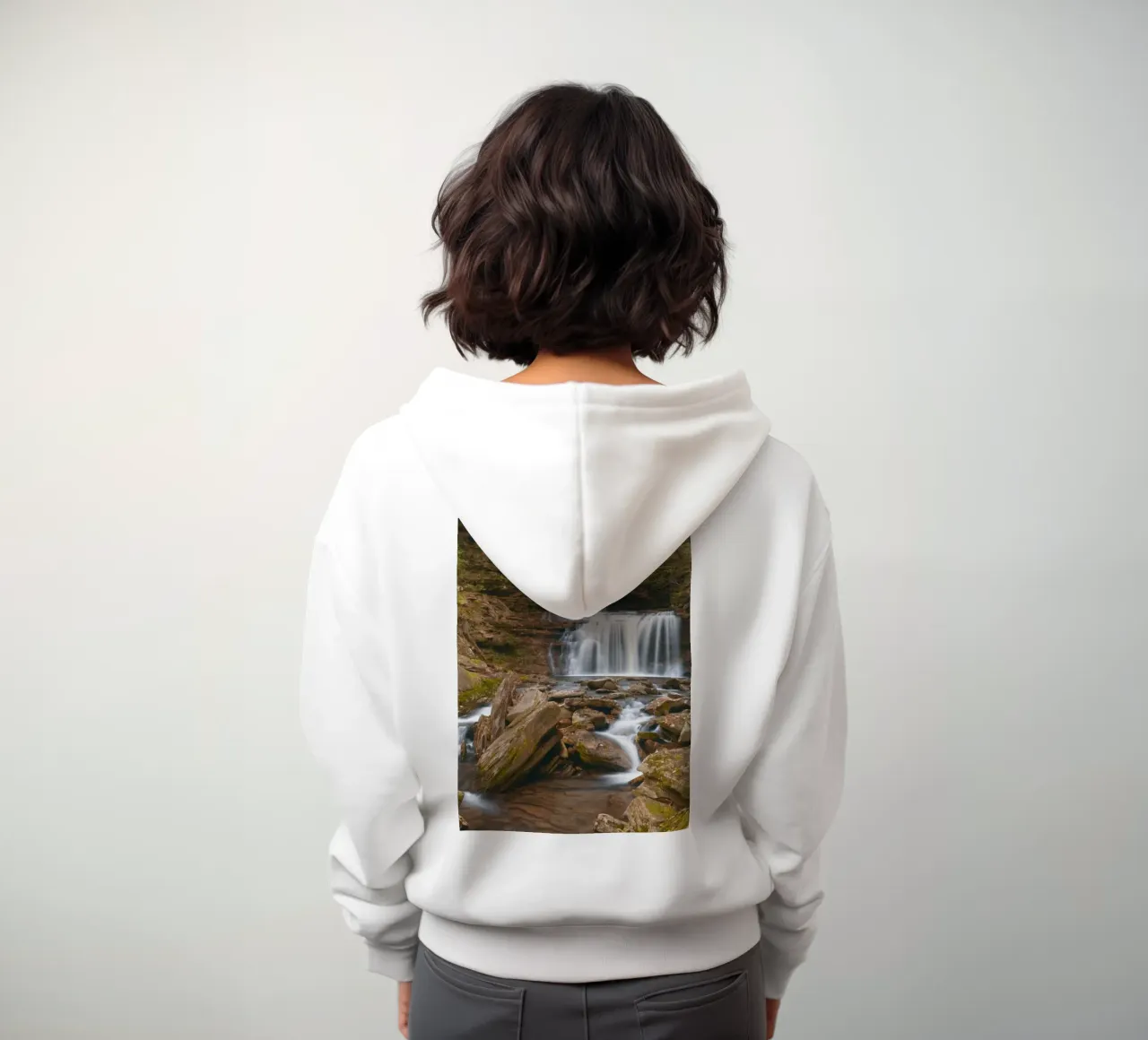 piccola cascata nel fiume felpa con cappuccio da onelife