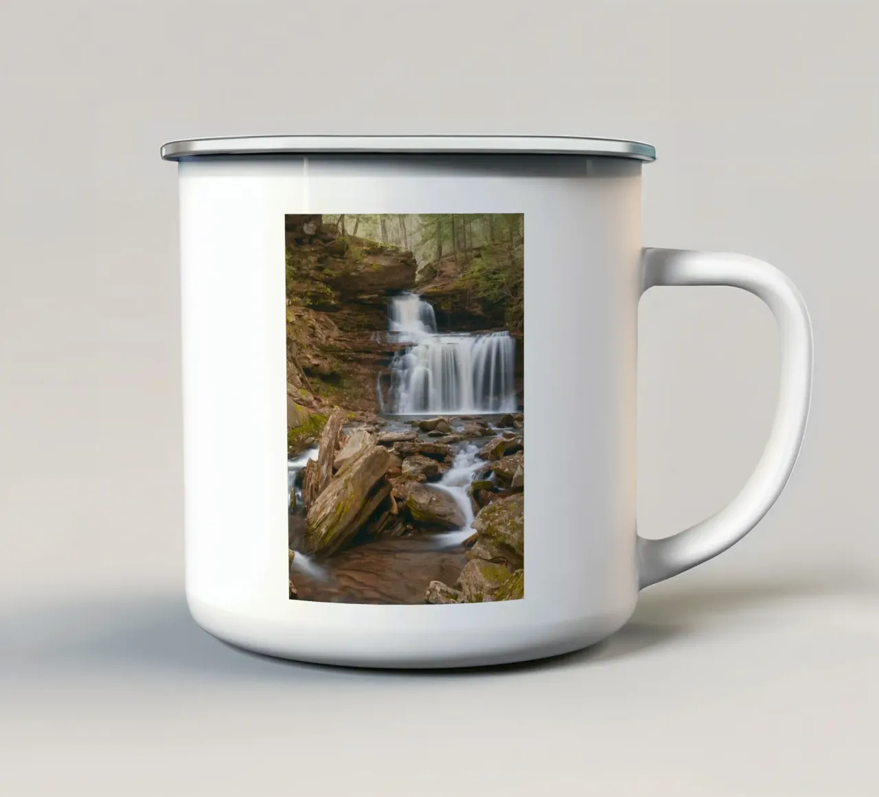 piccola cascata nel fiume tazza in smalto da onelife