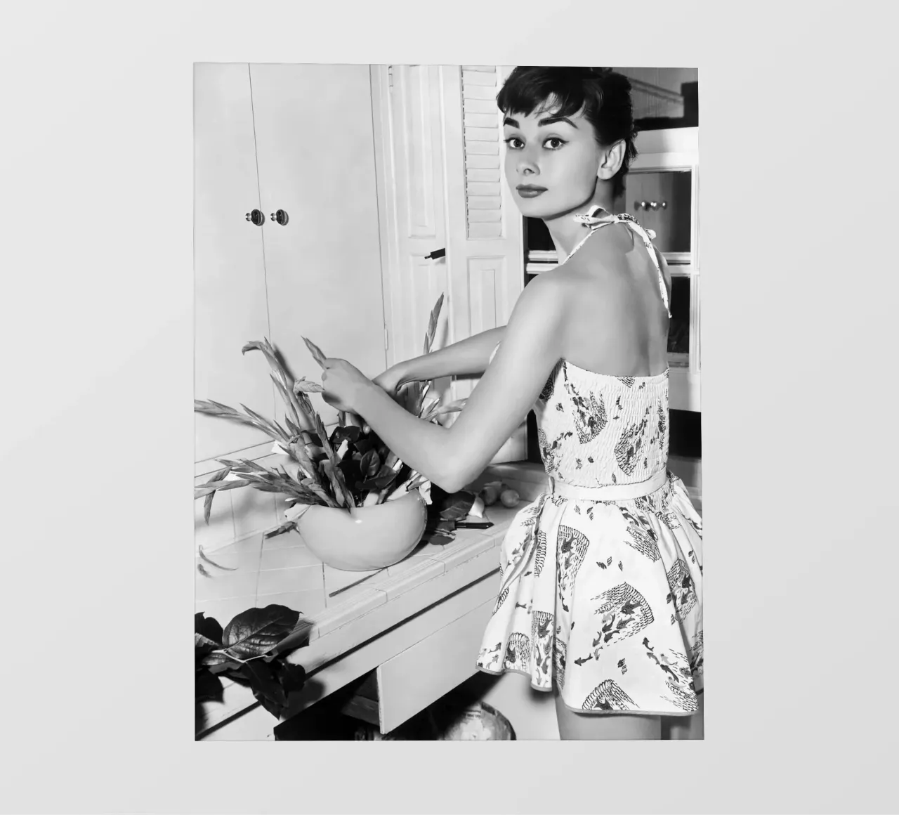 Audrey Hepburn in abito da sera pellicola backlit da Monikaprint