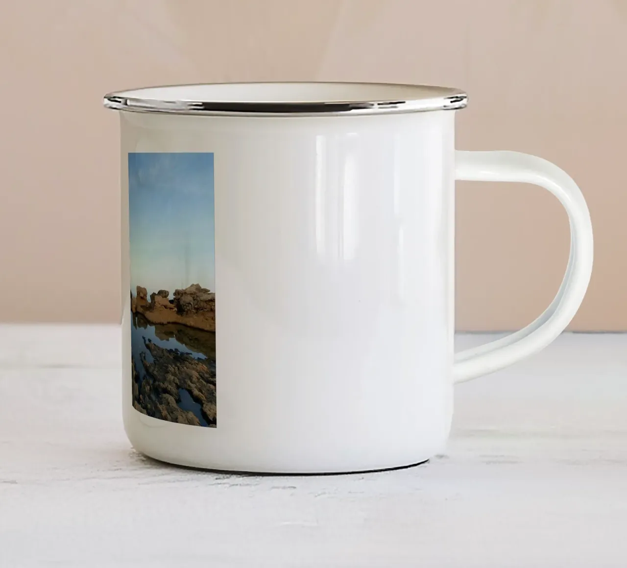 Costa orientale di Rodi tazza in smalto da ZAMART - Fotografie