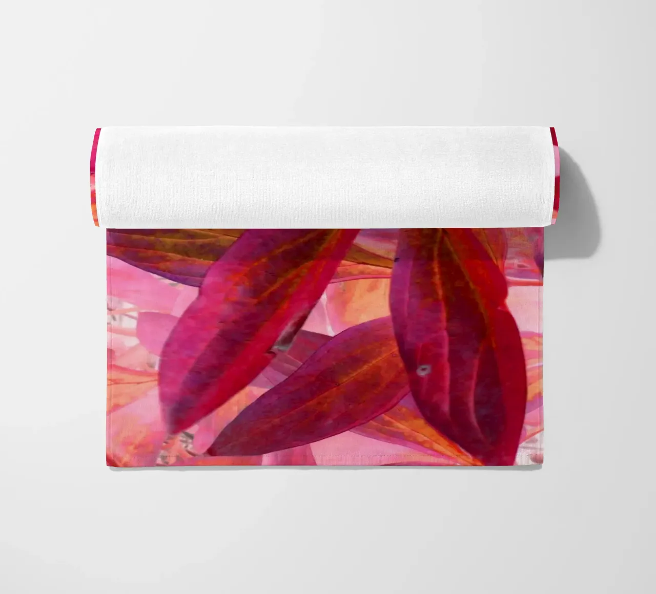 Ruby Val strandhanddoek van ArtSkratches