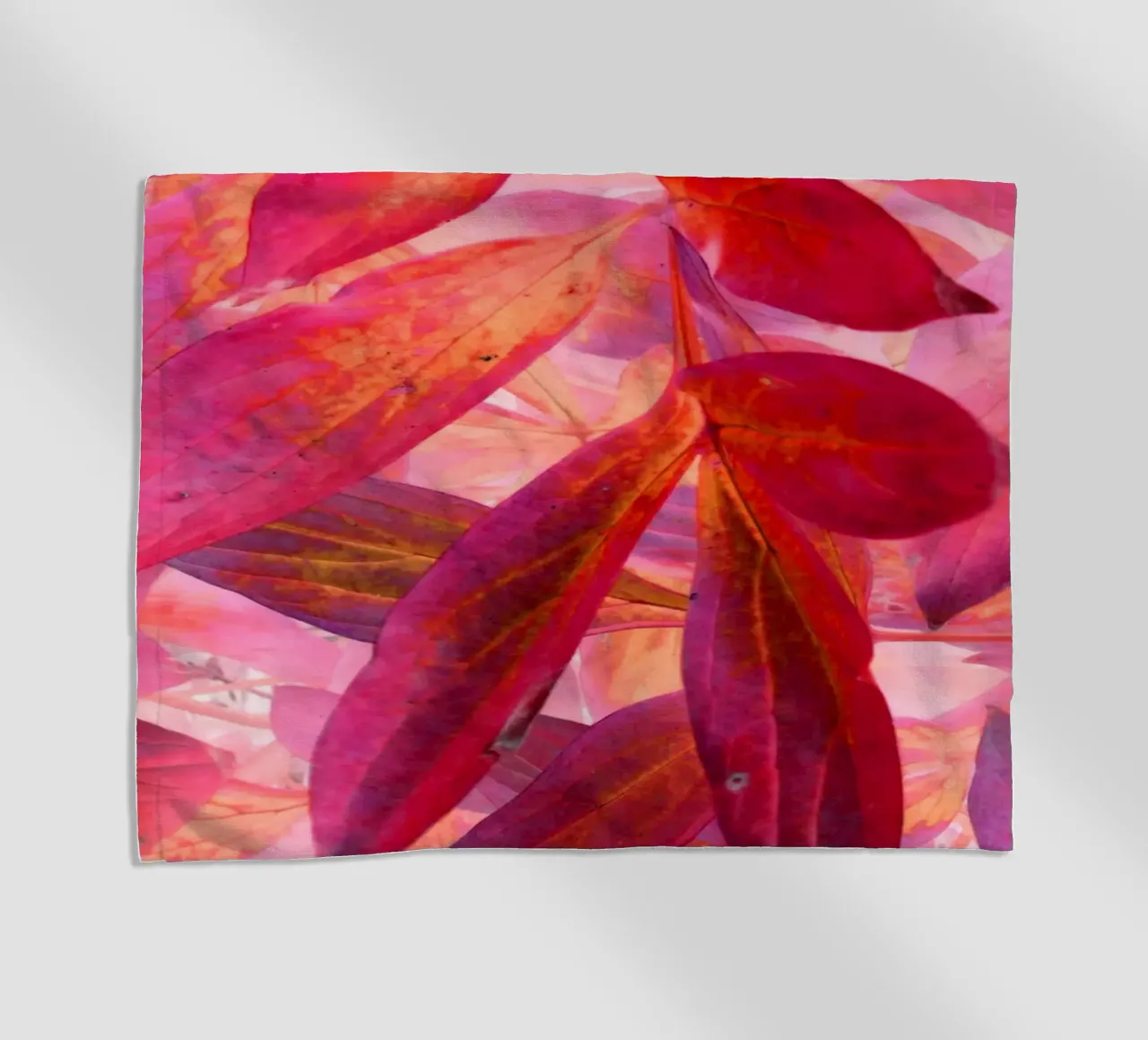 Ruby Val strandhanddoek van ArtSkratches