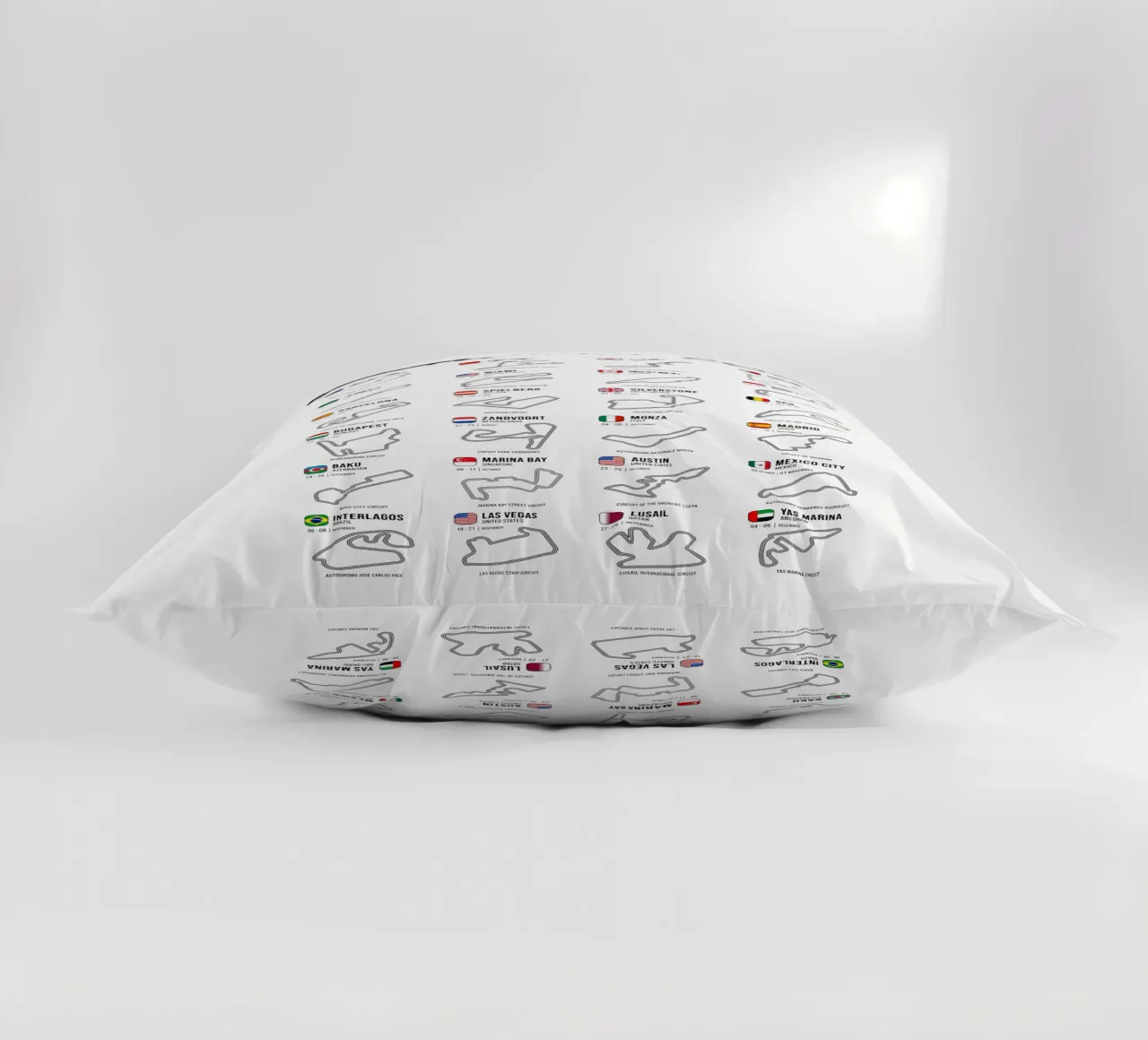 Programma Auto da corsa di Formula 2026 cuscino da Mariel Toigo