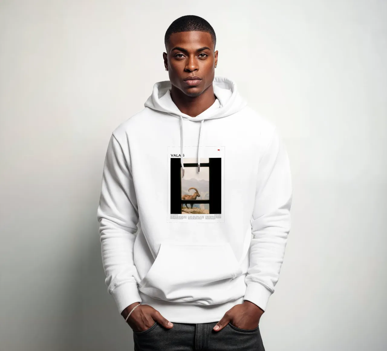 Valais: Typography felpa con cappuccio da FujiType