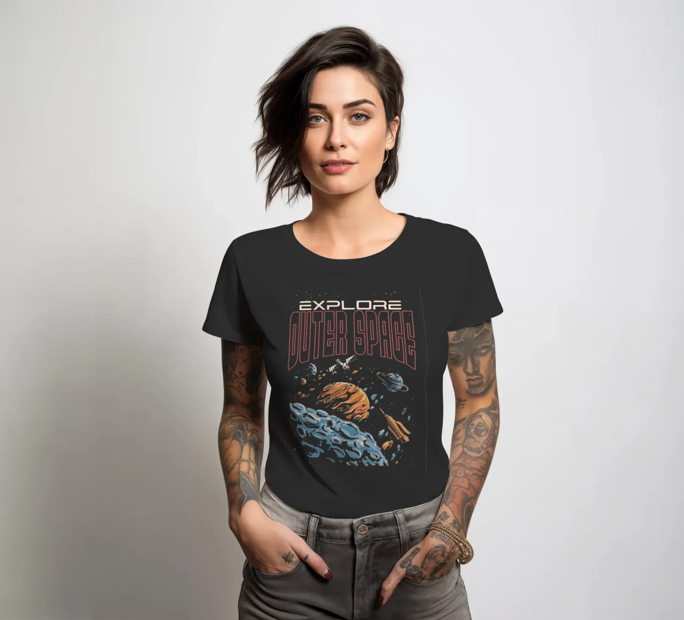 Esplorare lo spazio esterno t-shirt da donna da Gunawan Rb
