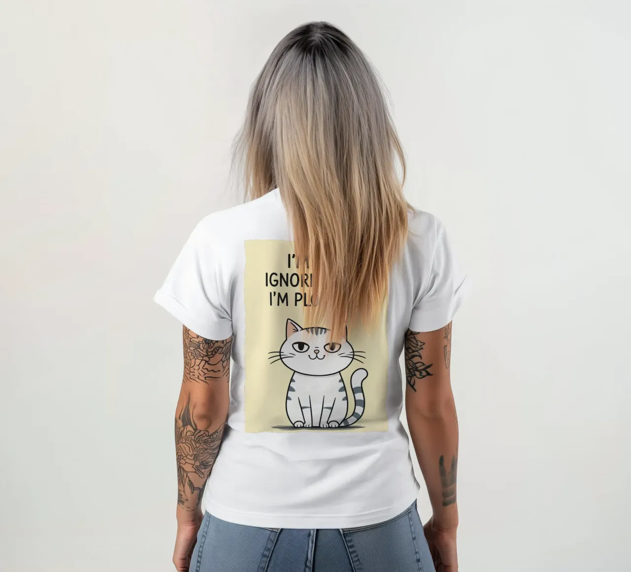 Non ti sto ignorando, sto complottando t-shirt da Shillas