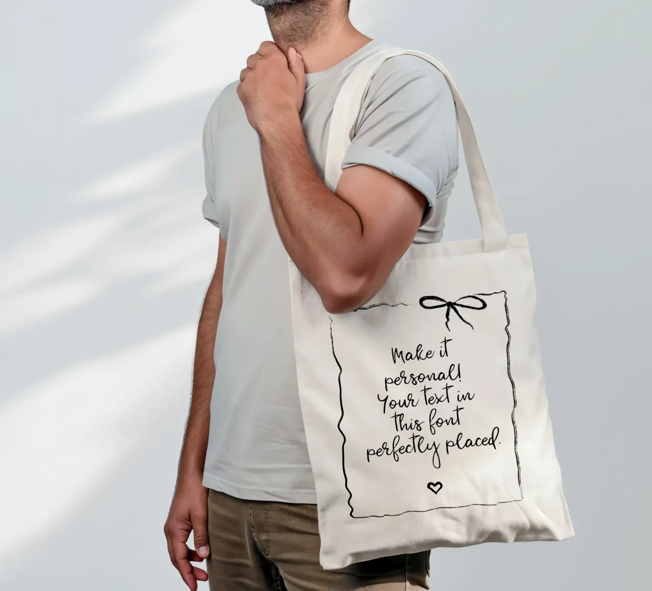 Custom text - black and white - with frame, bow and heart borsa in juta da Petra Lang - Floral Art