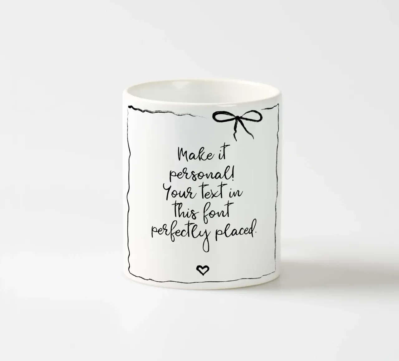 Custom text - black and white - with frame, bow and heart tazza in ceramica da Petra Lang - Floral Art