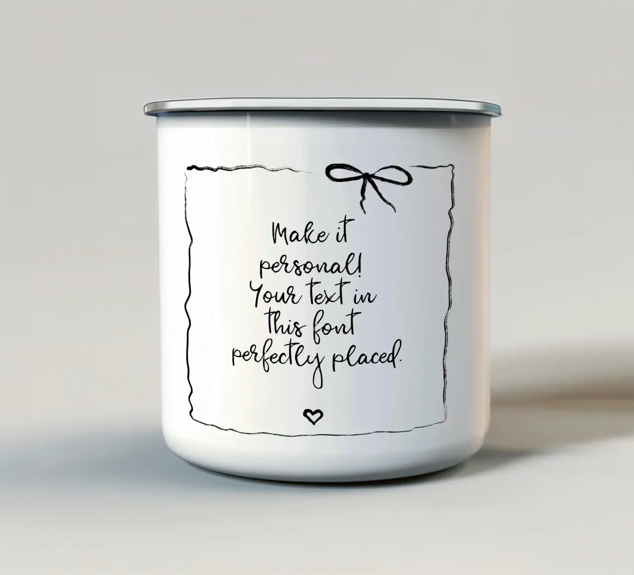 Custom text - black and white - with frame, bow and heart tazza in smalto da Petra Lang - Floral Art