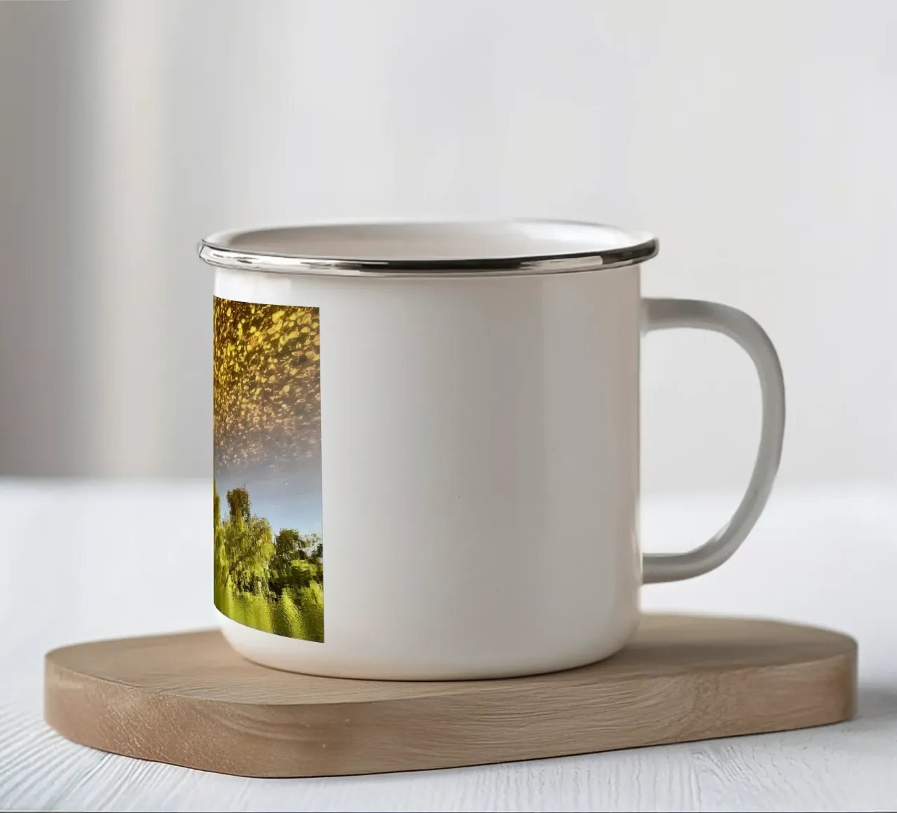 Acqua dorata tazza in smalto da JUNIQERIN photography by Dorothea Baur