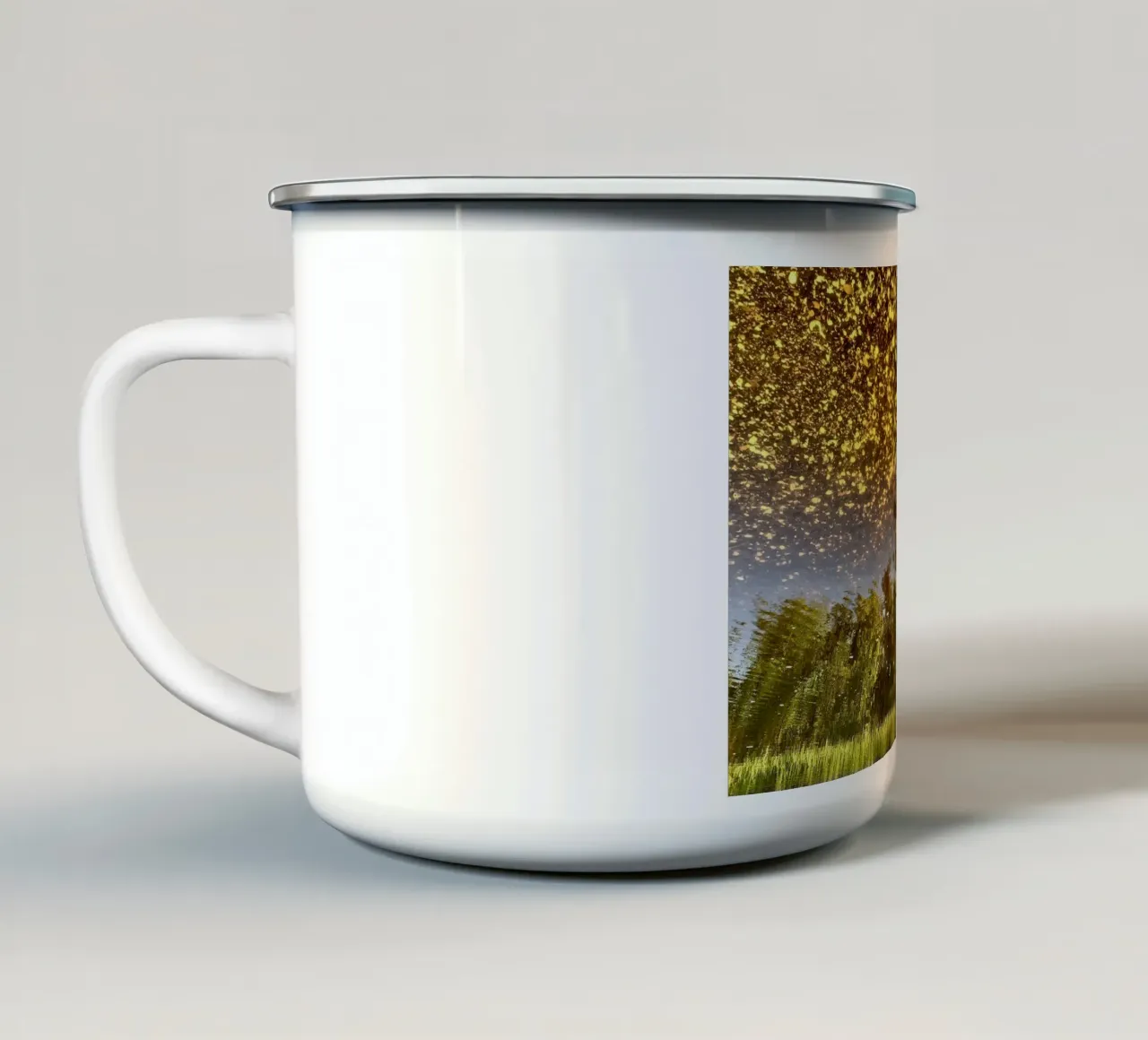 Acqua dorata tazza in smalto da JUNIQERIN photography by Dorothea Baur