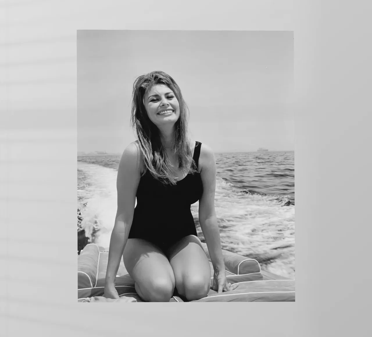 Shopia Loren Sorriso sulla spiaggia pellicola backlit da Rachelwhell