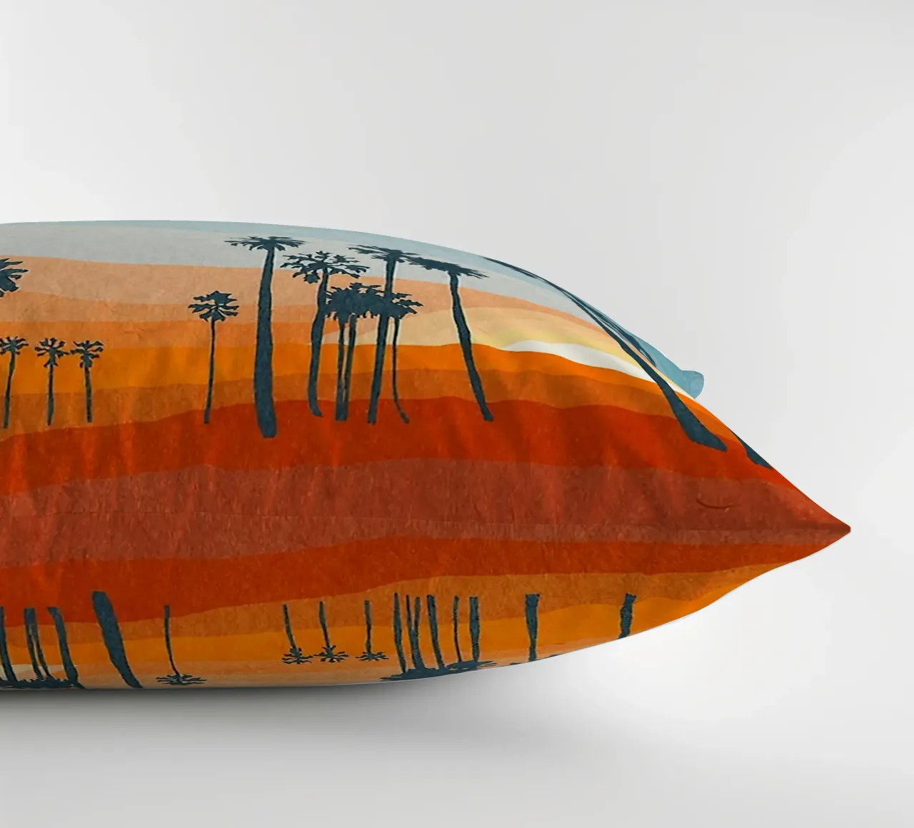 Sunset and palms cuscino da Lynn Janet