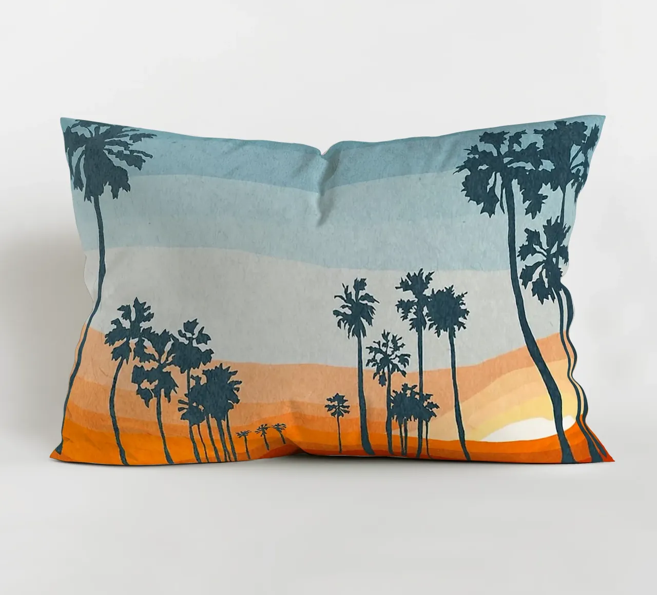 Sunset and palms cuscino da Lynn Janet