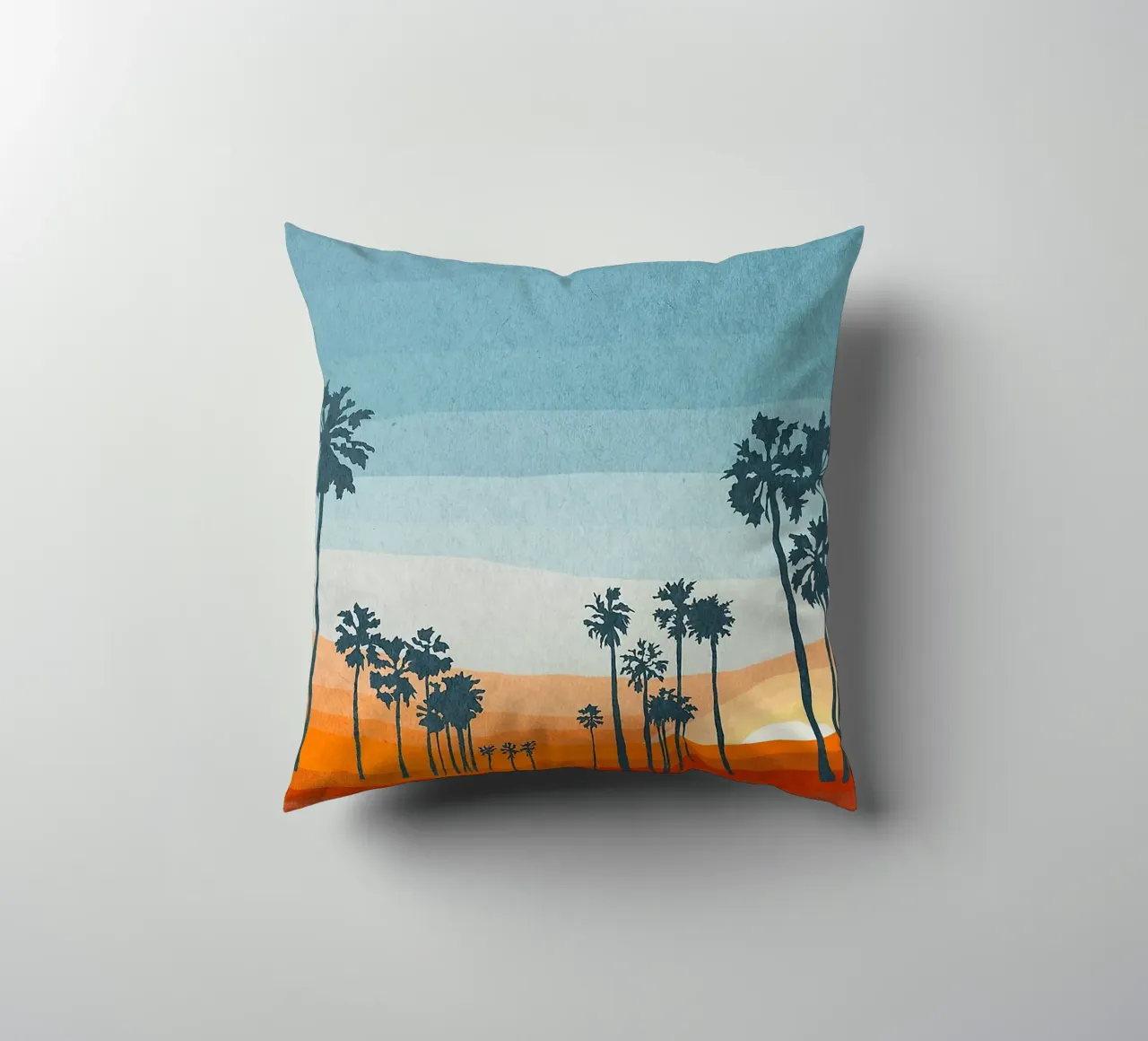 Sunset and palms cuscino da Lynn Janet