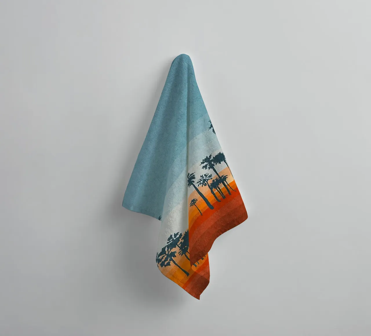 Sunset and palms asciugamano da bagno da Lynn Janet