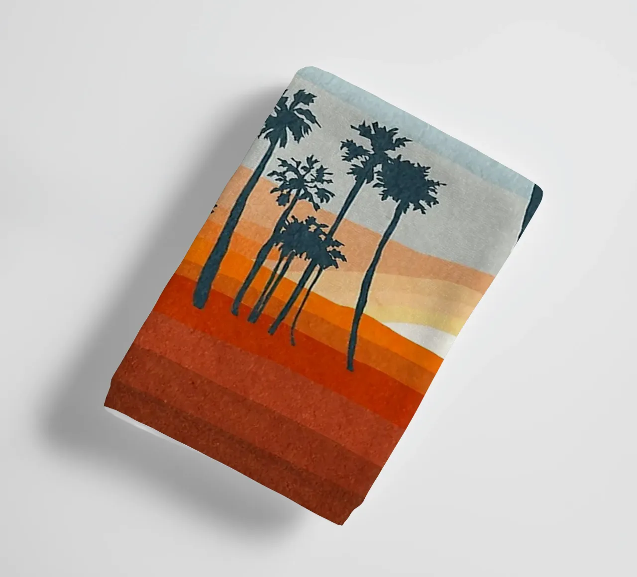 Sunset and palms asciugamano da bagno da Lynn Janet
