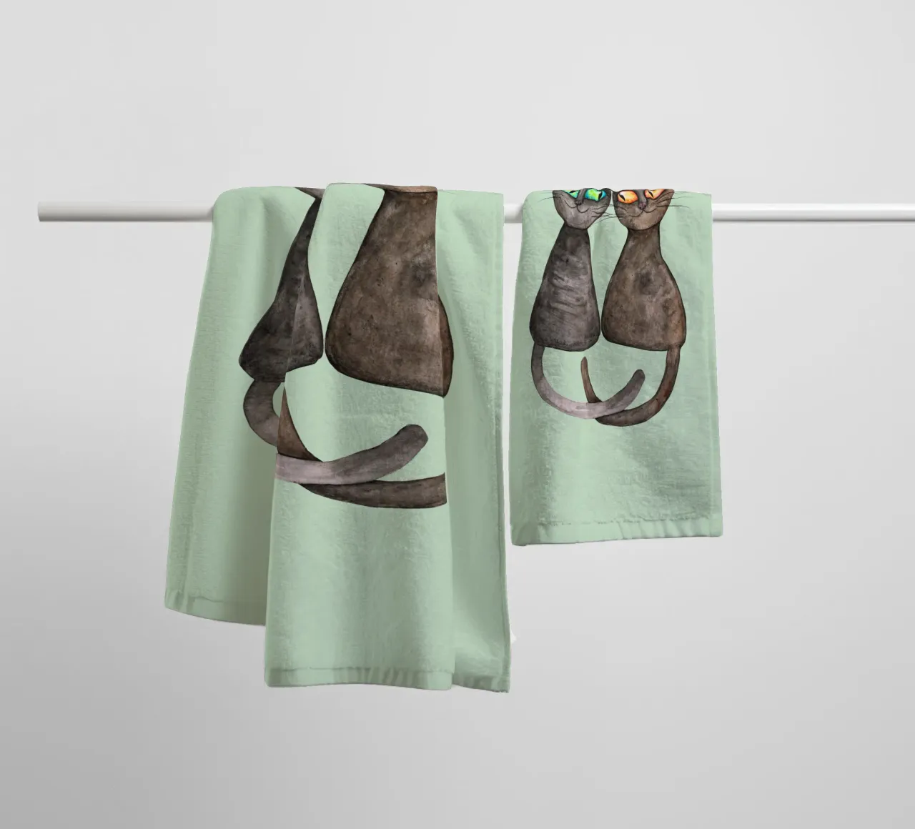 Deux chats mignons et affectueux serviette de bain de BwiseLizzy