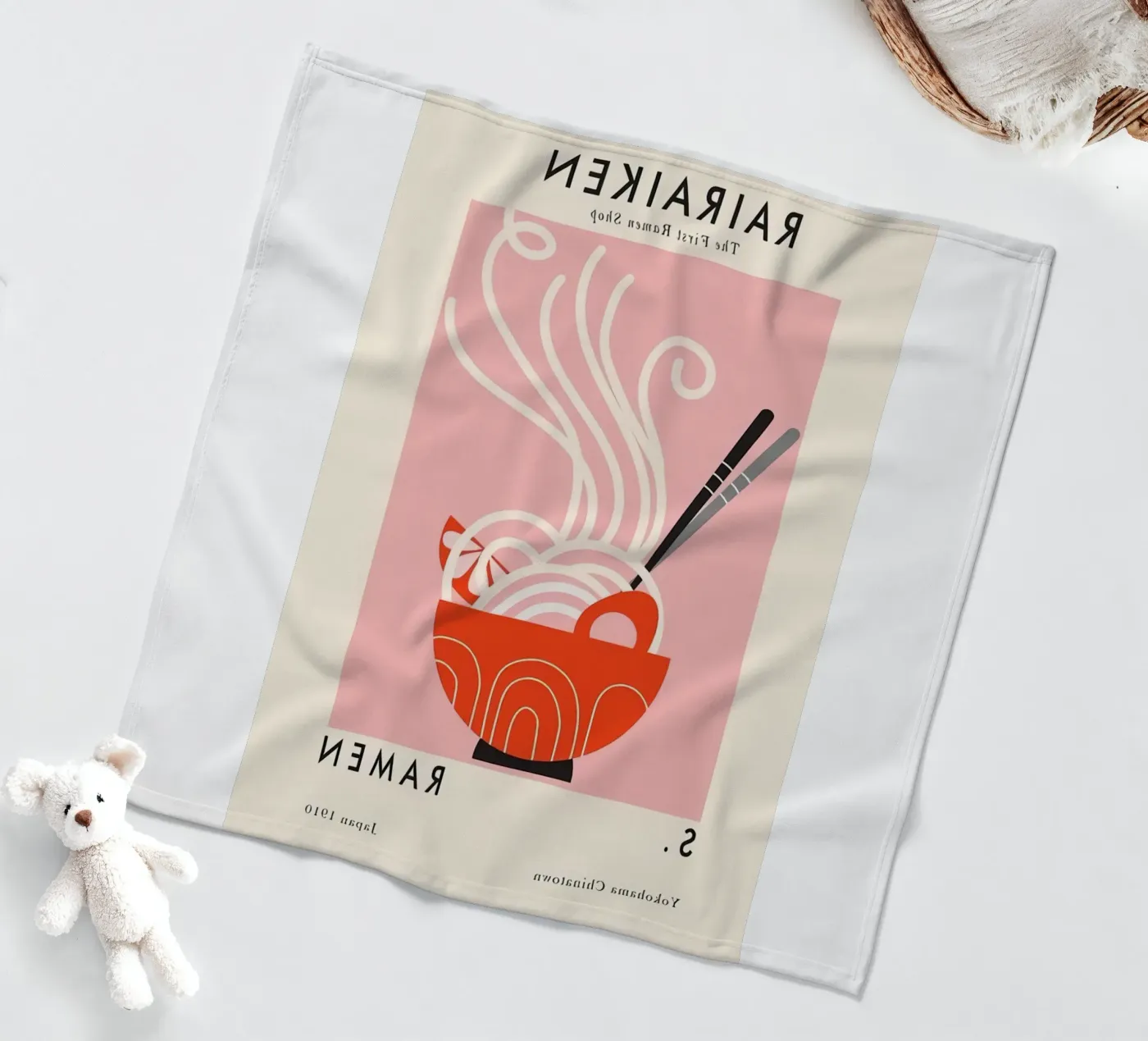 Il primo ramen coperta in pile da Cocktail Drink