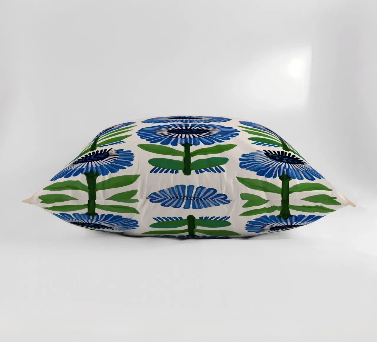 Arazzo Azure Bloom cuscino da Sienna Atelier