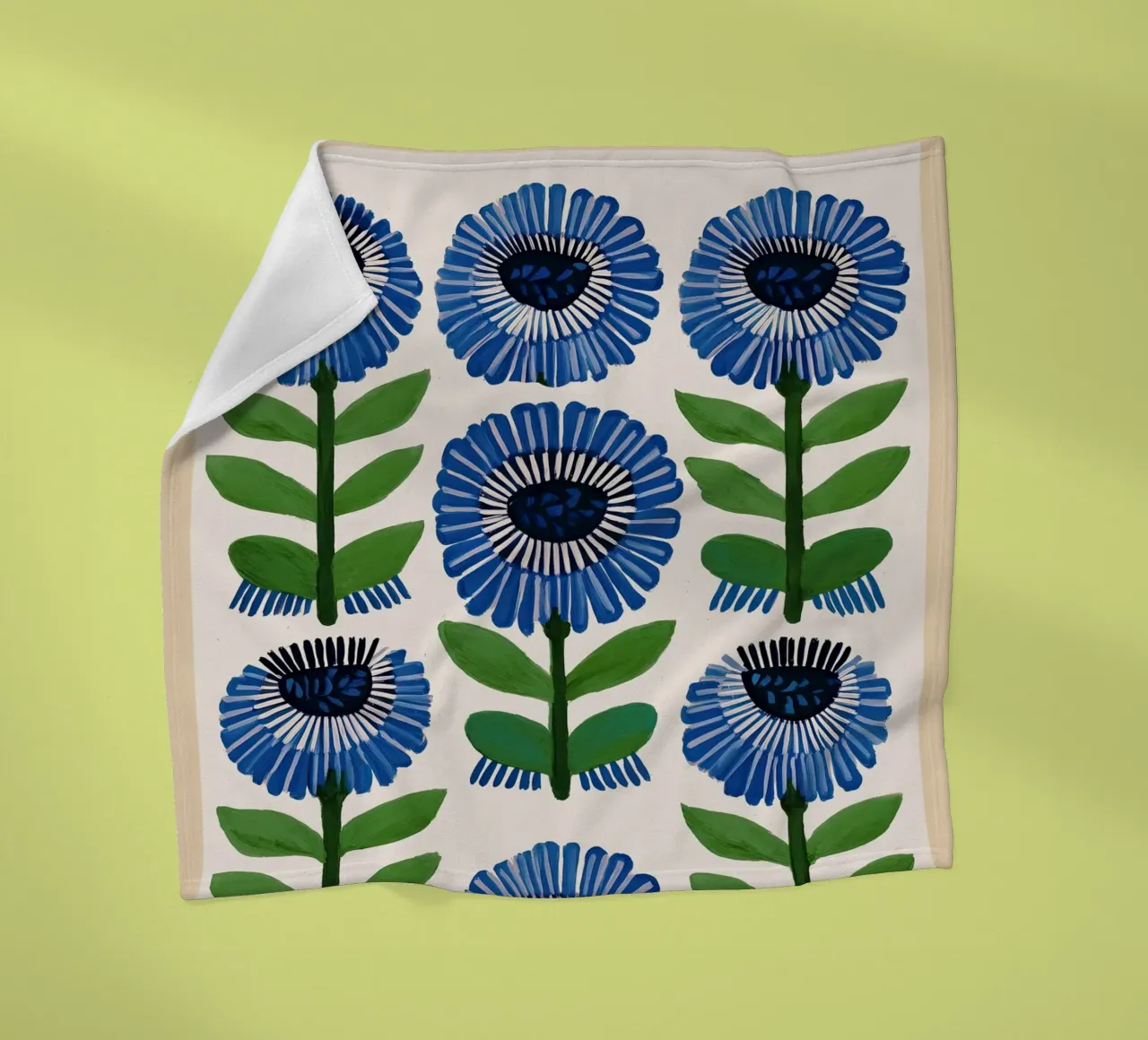 Arazzo Azure Bloom coperta in pile da Sienna Atelier