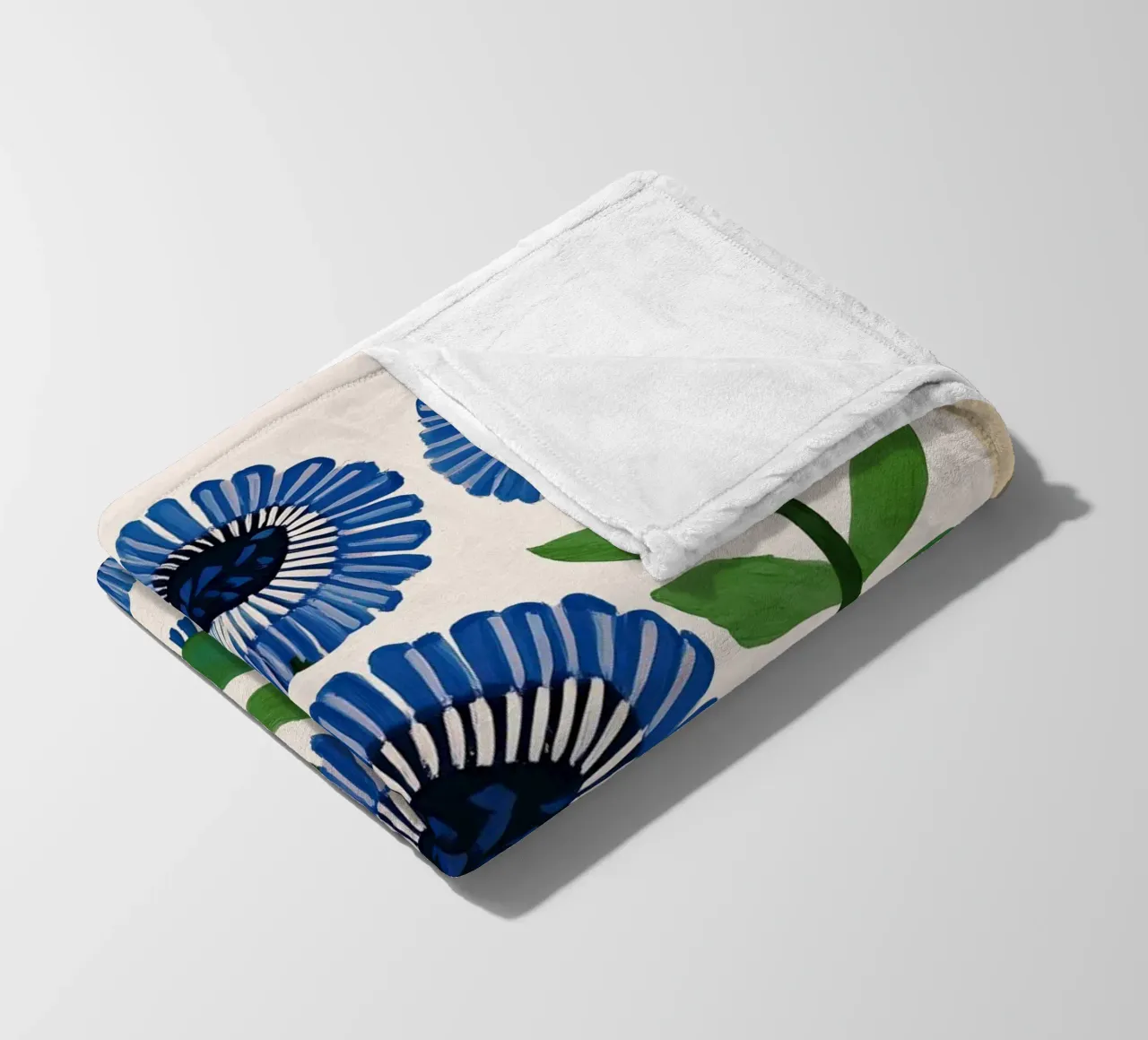 Arazzo Azure Bloom coperta in pile da Sienna Atelier