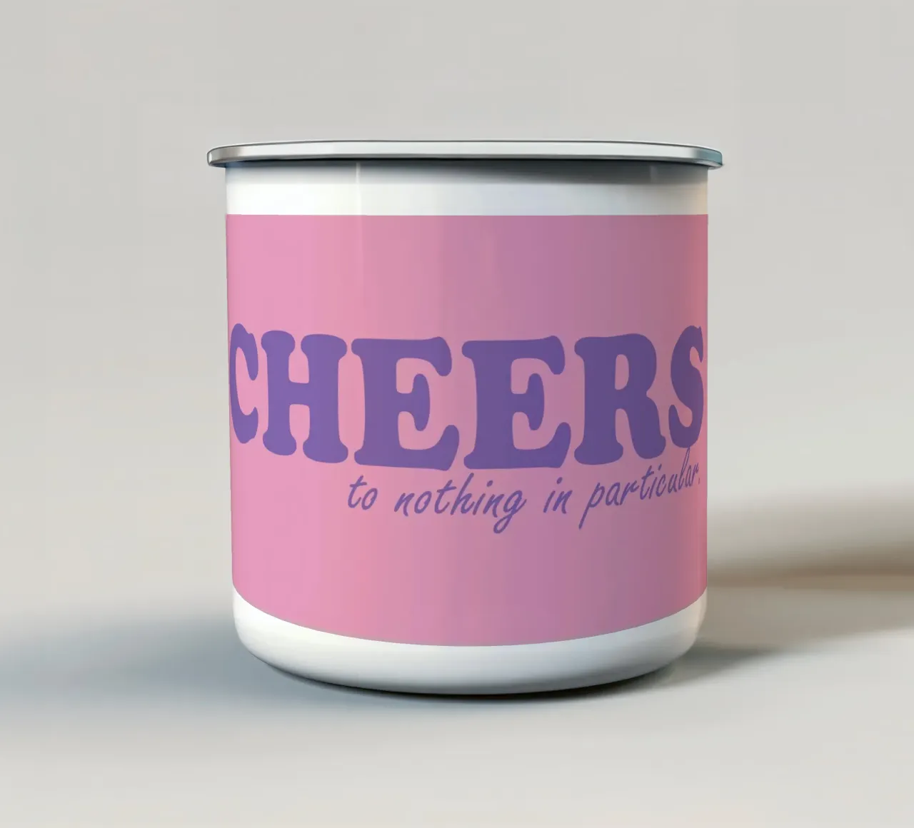 "Cheers to Nothing in Particular" (Salute a niente in particolare), divertente arte del bere tazza in smalto da Bold Type Co.