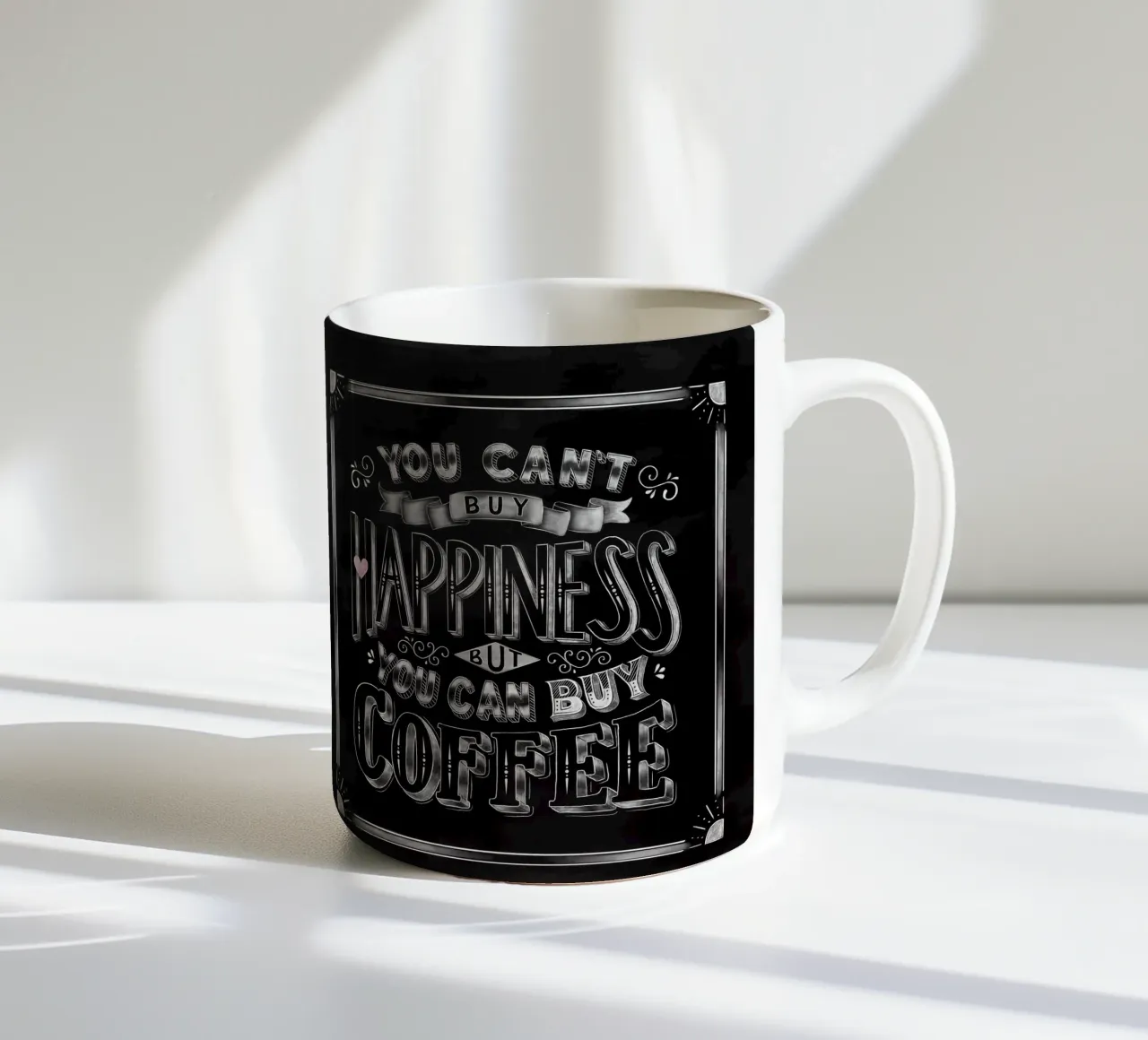 Detto del caffè. Felicità. Lavagna tazza in ceramica da CalliLetters
