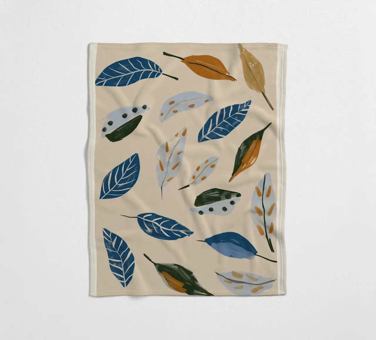 Soft Wind Leaf Scatter Fleecedecke von Sienna Atelier