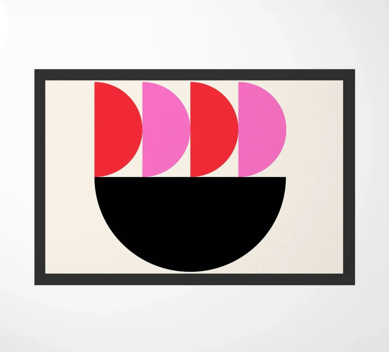 Composizione geometrica a semicerchio in rosa, rosso e nero zerbino da Trendy Vibes