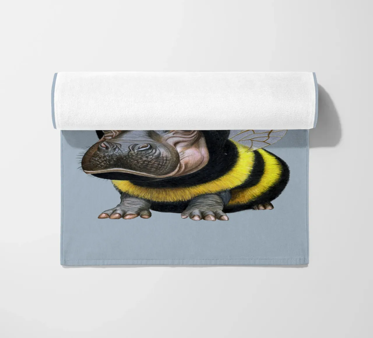Bee Happy beach towel by Graphit und Farbe