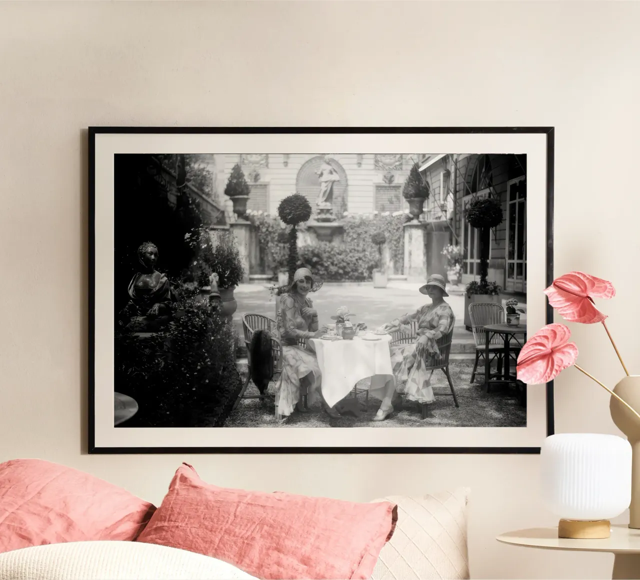 Thé model poster by jonatan bridge