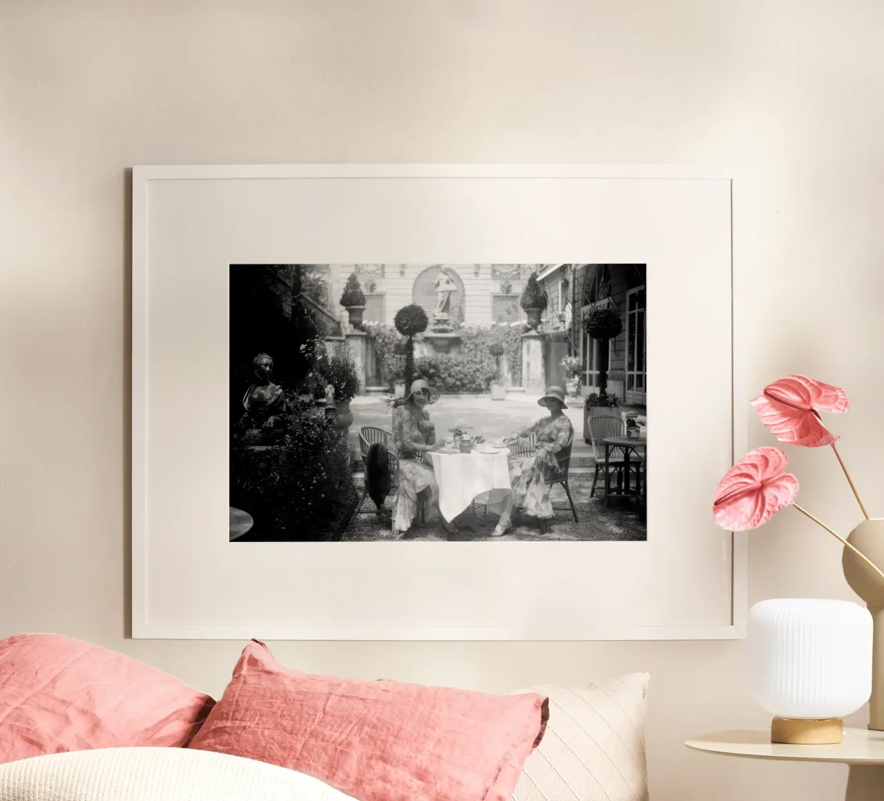 Thé model poster by jonatan bridge