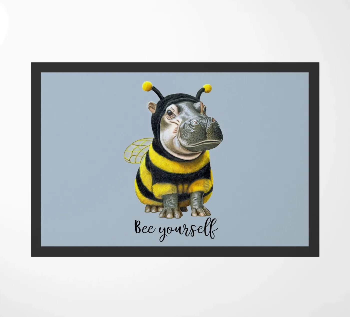 Bee Yourself Fußmatte von Graphit und Farbe