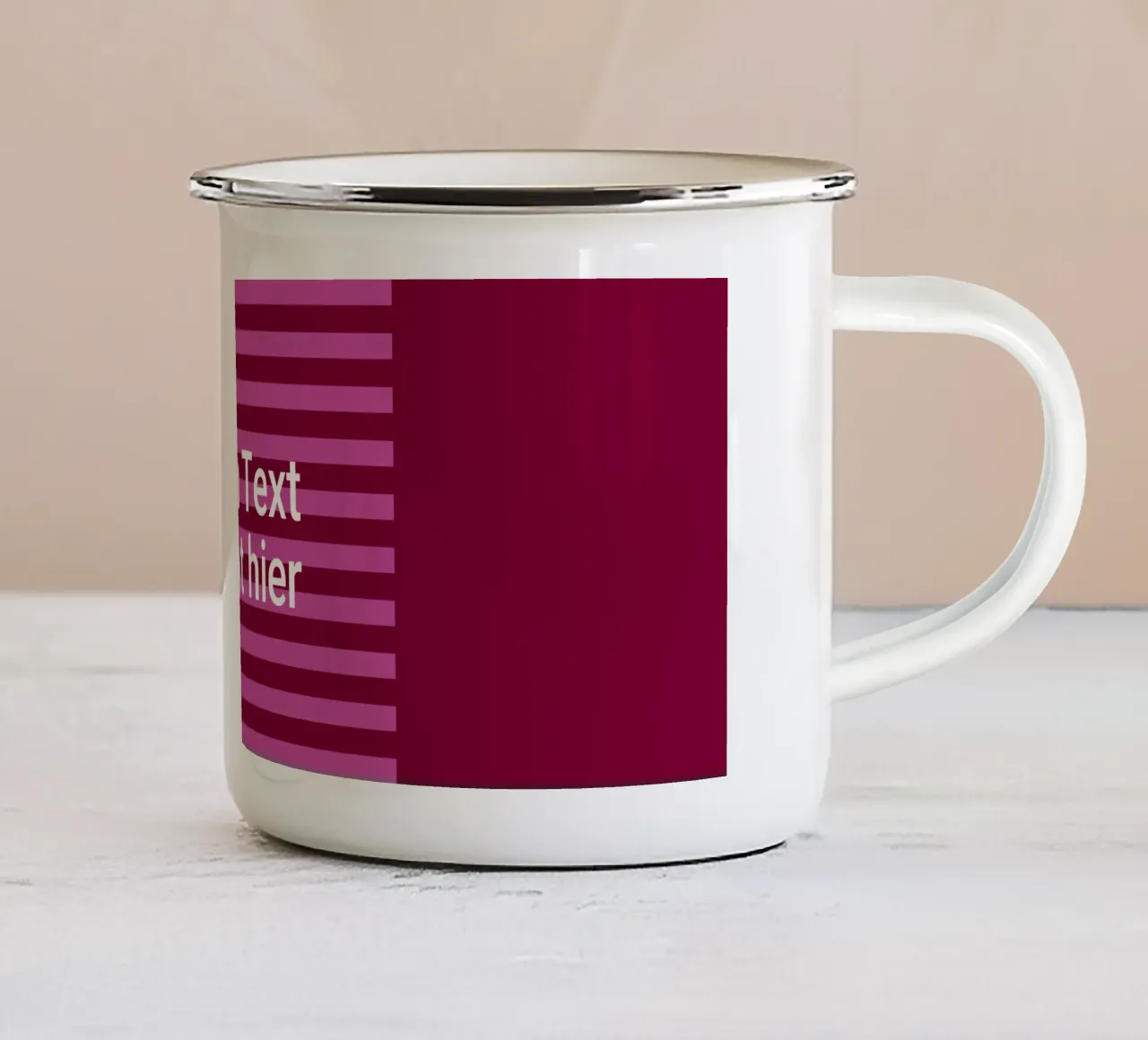 Modello di testo su strisce rosa rosso scuro tazza in smalto da Katja Stehle Design