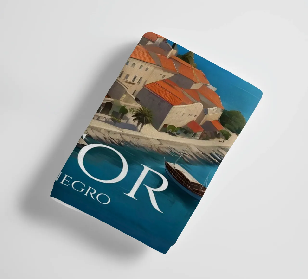 Kotor Montenegro Scene asciugamano da bagno da Charnwood Prints