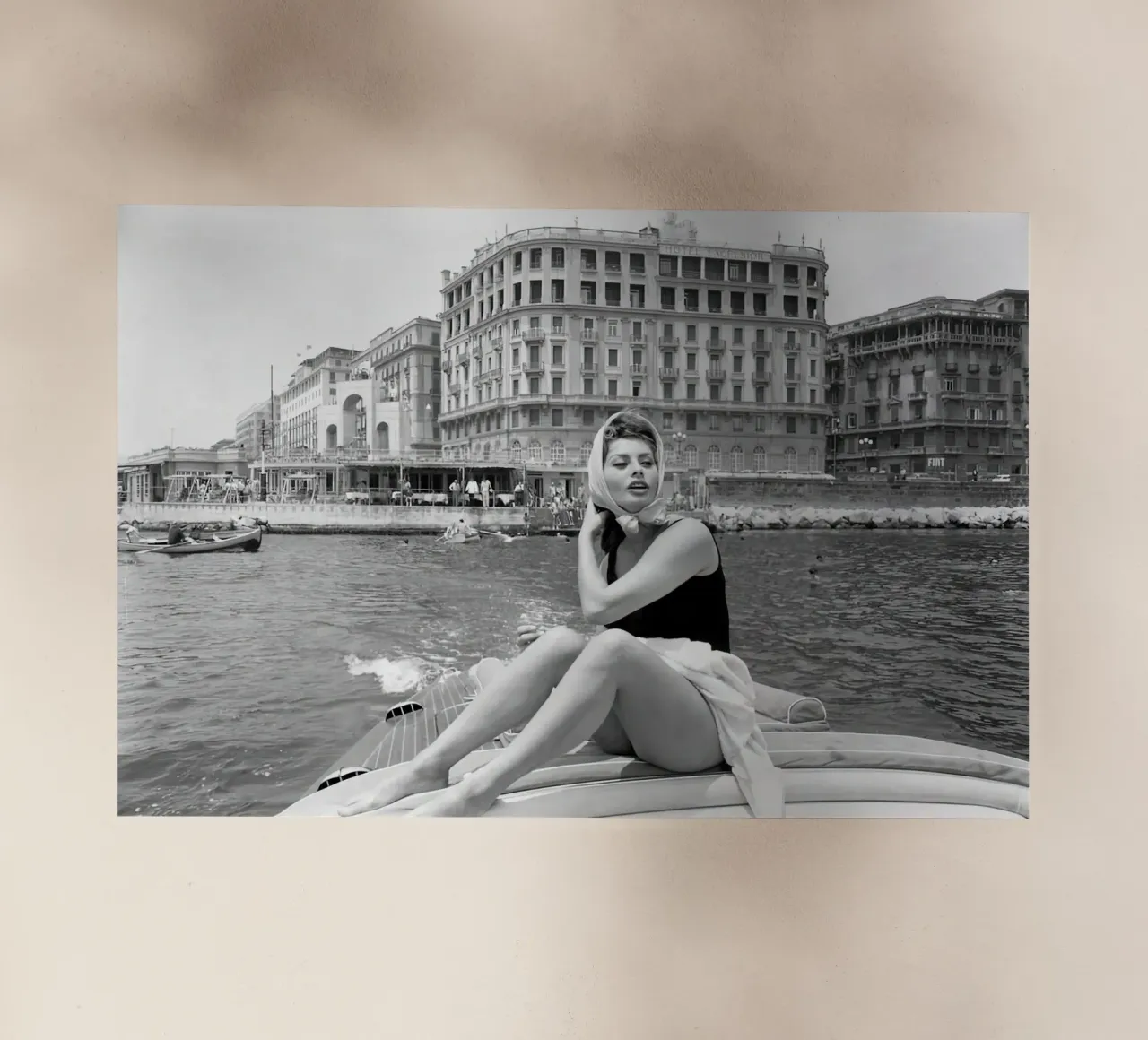 Sophia Loren in barca pellicola backlit da Rachelwhell