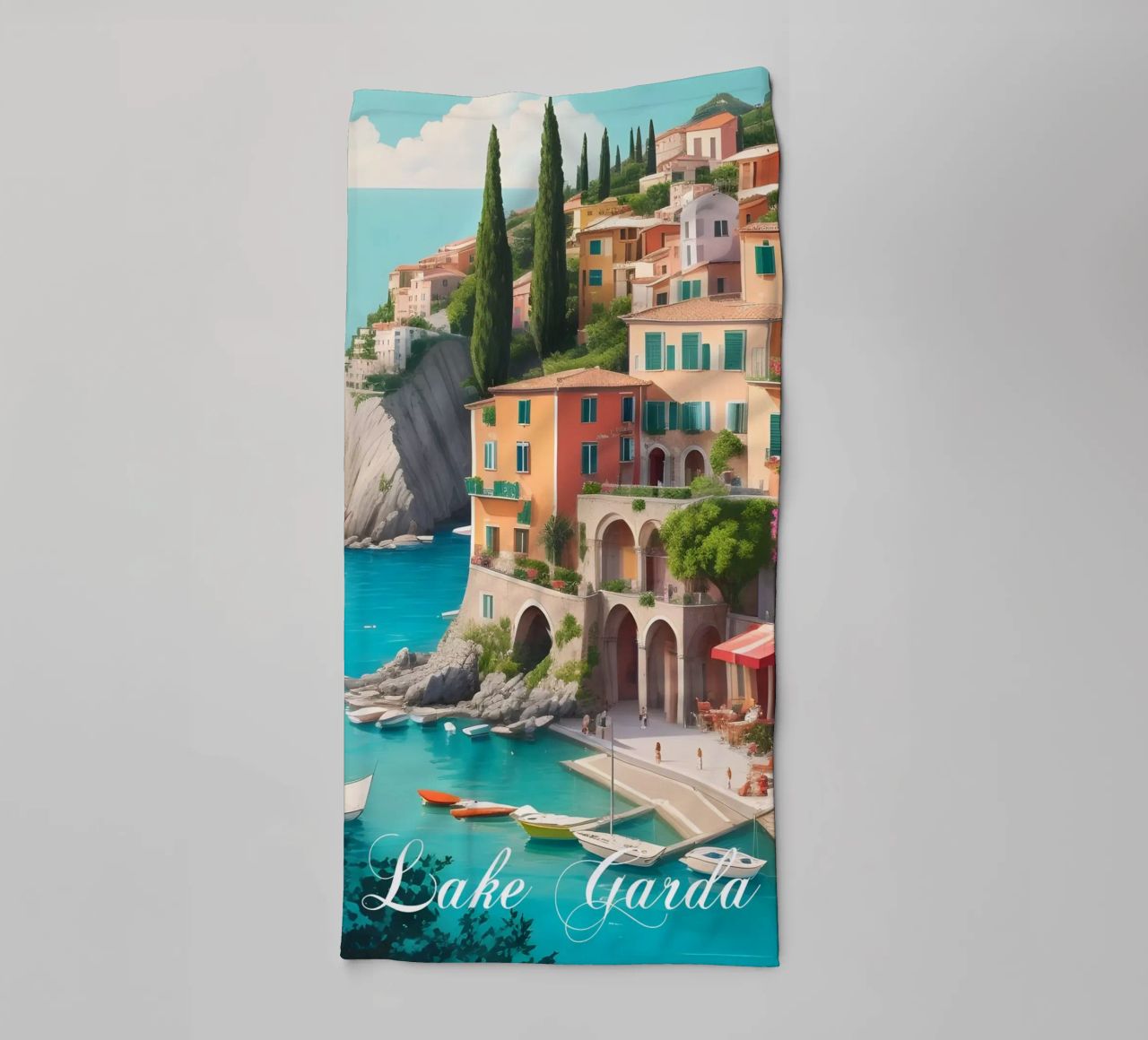 Gardasee Italien Szene Handtuch von Charnwood Prints