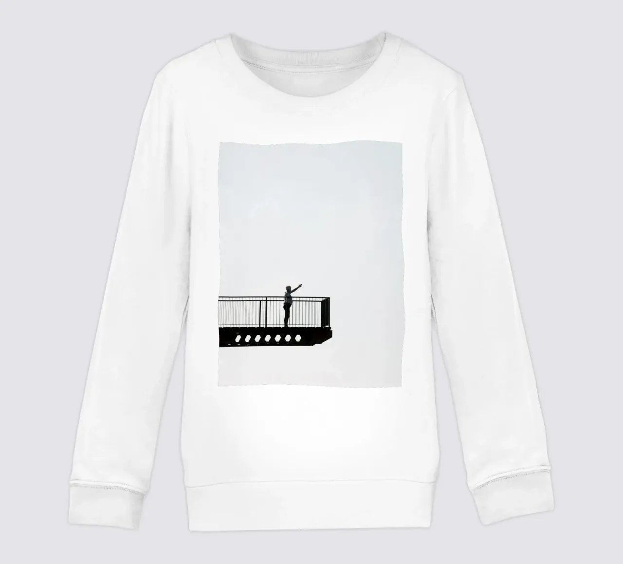 silhouette su un balcone felpa bambino da Harmony Gallery